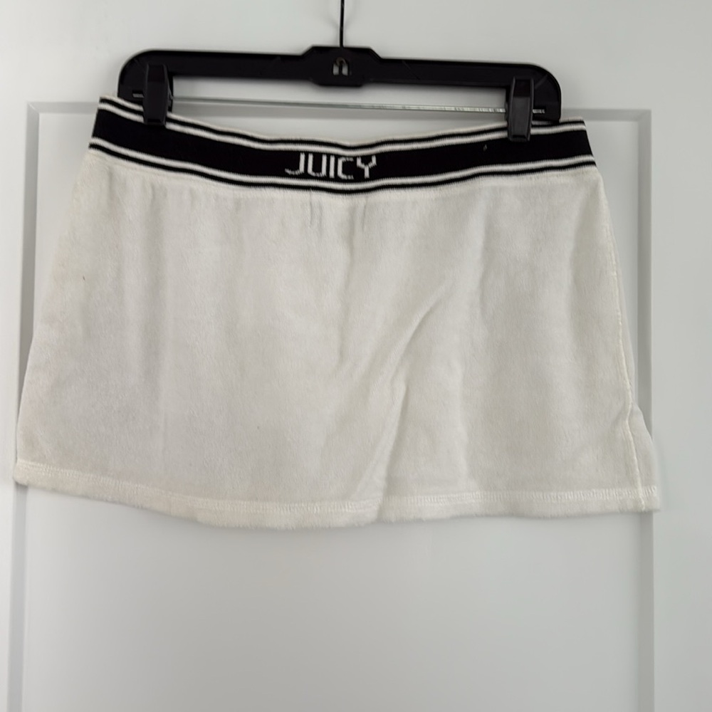 Authentic Juicy Couture White Terry Cloth Skirt with Black Trim
Size L